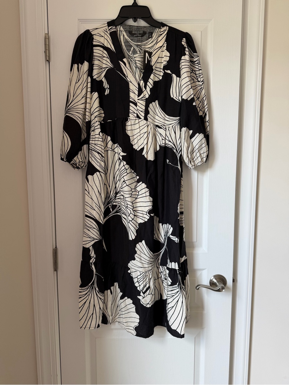 New Women’s Black and White Floral Midi Dress
